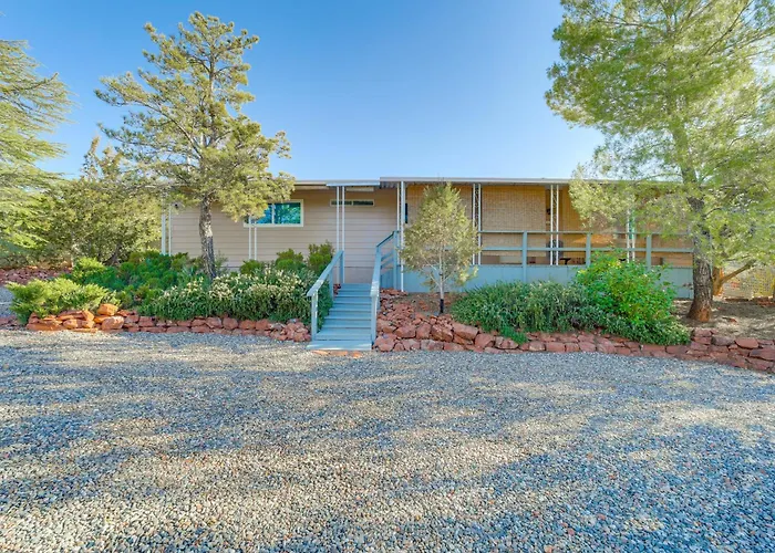 Walk To Trails! West Retreat W/ Deck & Yard Holiday home *